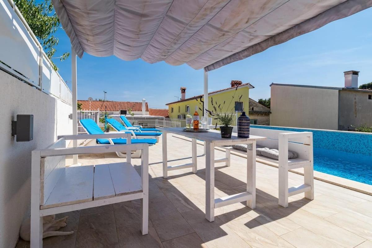Gridolina Apartment Pula Luaran gambar